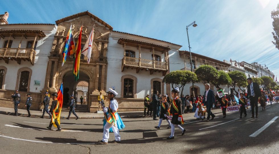 Postales del desfile escolar por el Bicentenario de Bolivia en Sucre. 