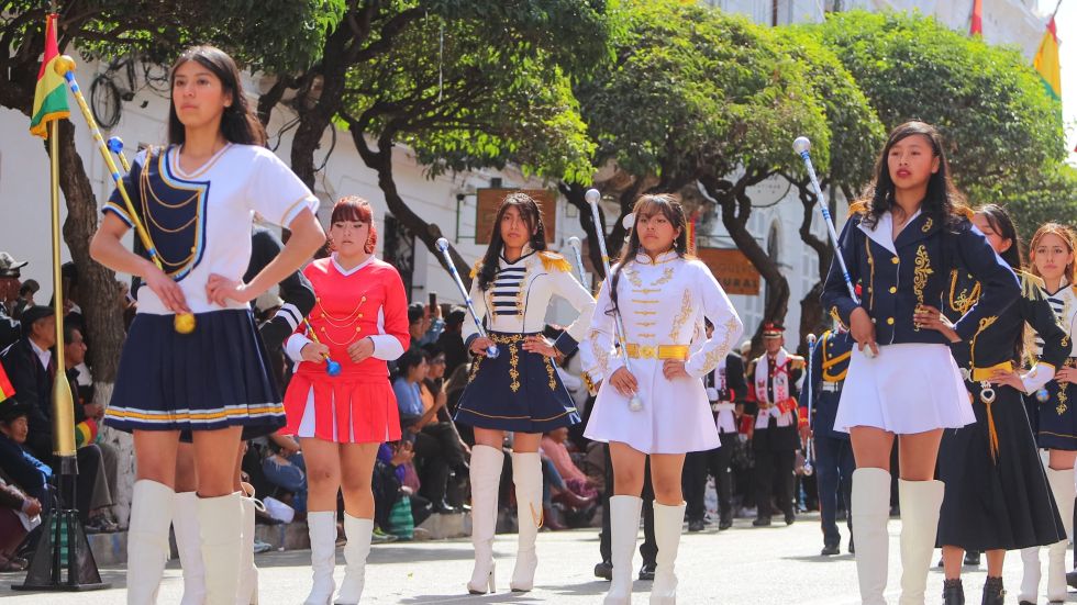 El desfile cívico institucional por el Bicentenario de Bolivia. 