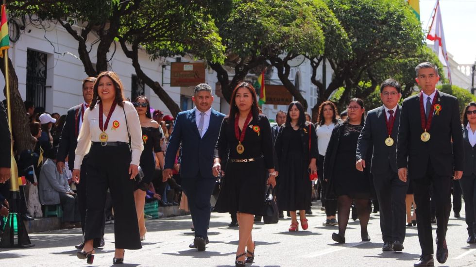 El desfile cívico institucional por el Bicentenario de Bolivia. 