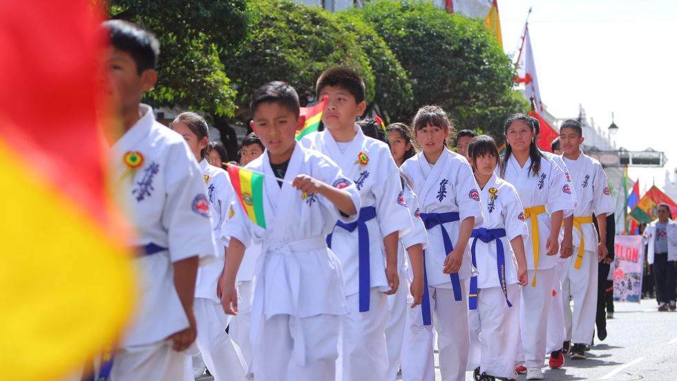 El desfile cívico institucional por el Bicentenario de Bolivia. 
