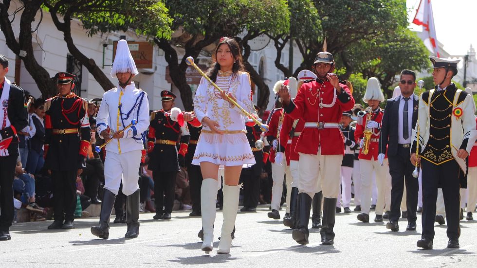 El desfile cívico institucional por el Bicentenario de Bolivia. 