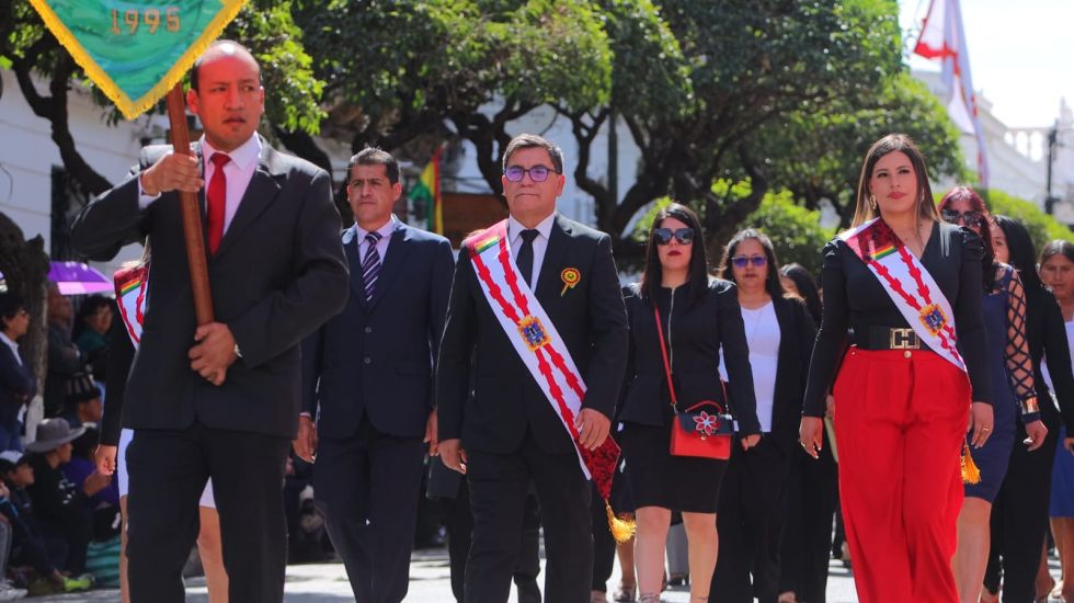 El desfile cívico institucional por el Bicentenario de Bolivia. 